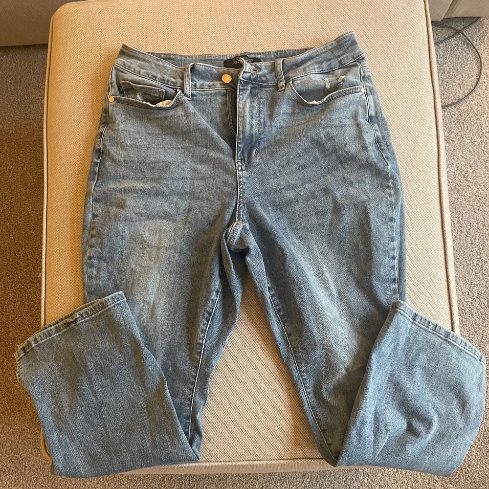 Judy Blue High Rise Slim Fit Bootcut 16W 30in inseam